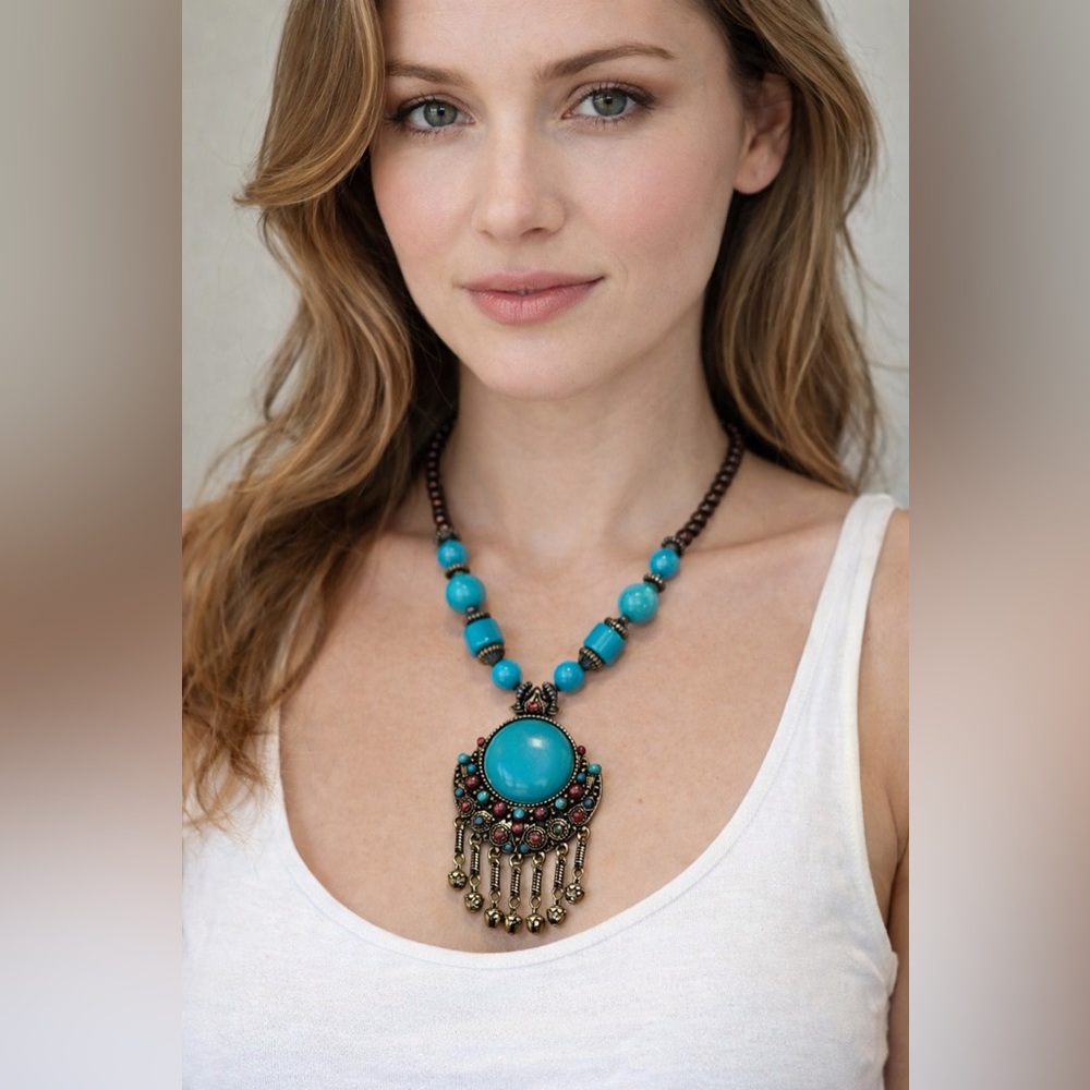 Brand New!! Turquoise beaded statement necklace